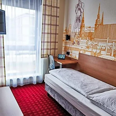 Mcdreams Muenchen - Messe Отель 2*